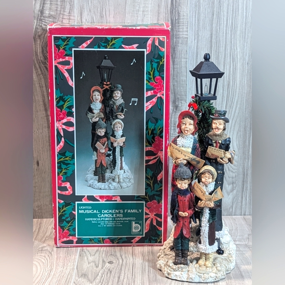 Vintage Christmas Musical Charles Dickens Family Carolers Hand Sculp/Painted